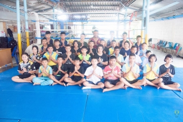 พิธีมอบตัวเป็นศิษย์ ชมรมอนุรักษ์มวยไทยและศิลปะการต่อสู้ 22052560