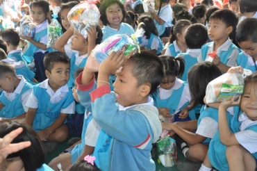 กิจกรรมวันพ่อแห่งชาติ ระดับอนุบาล วันที่ 2 ธันวาคม 2558