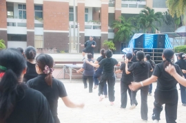 กายบริหาร 04012560