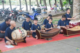 โรงเรียนพะตงวิทยามูลนิธิทำพิธีตั้งศาลพระภูมิฝั่งมัธยม 21-11-2563